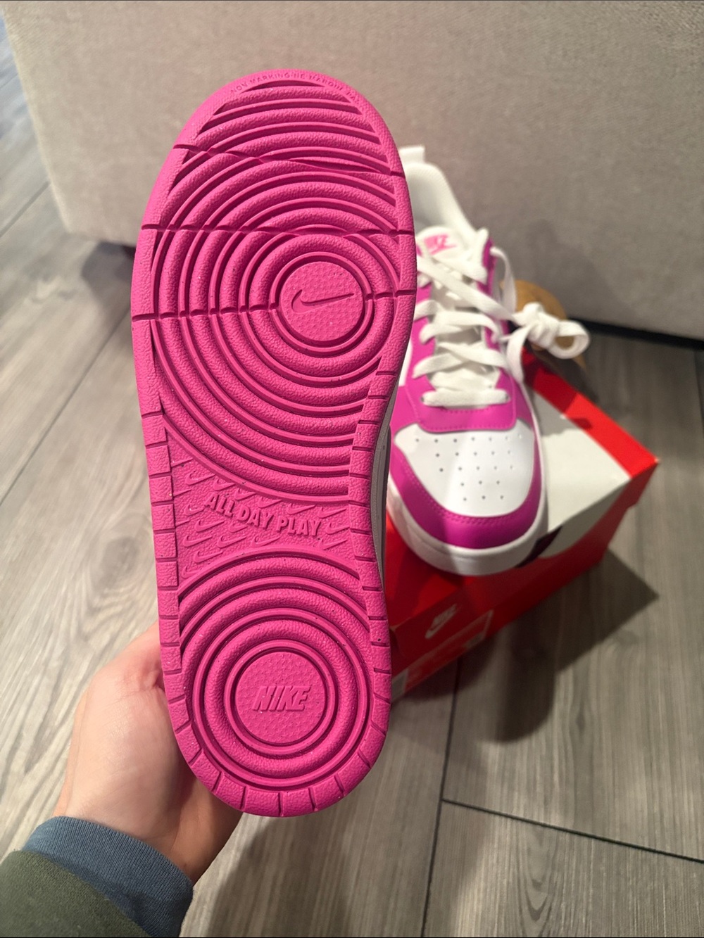 BNWT Nike fuchsia pink dunks - Picture 2 of 5